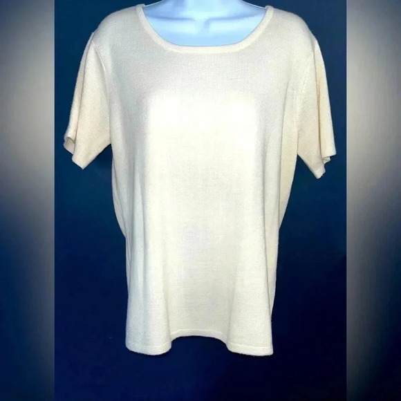 Gorgeous cream wool blend sweater short sleeve top - Picture 1 of 2